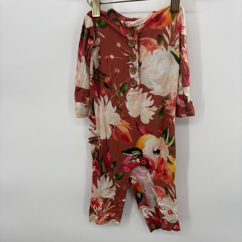 Darling Posh Peanut Floral Sleeper Snap Closure Baby Size 0-3mo - #25P